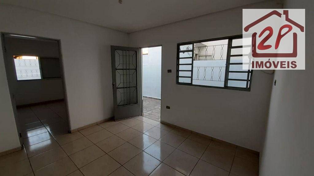 Casa à venda com 2 quartos, 57m² - Foto 1