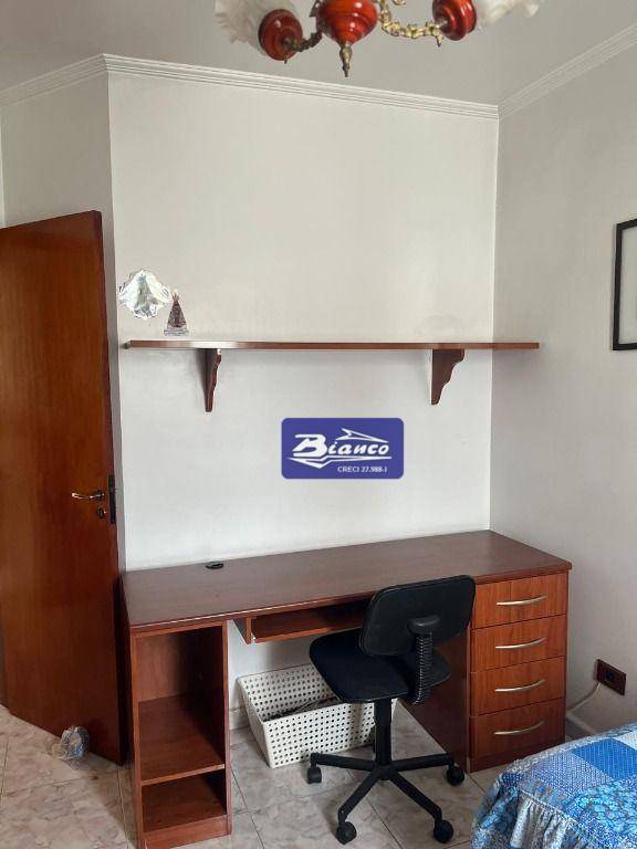 Apartamento para alugar com 2 quartos, 75m² - Foto 8