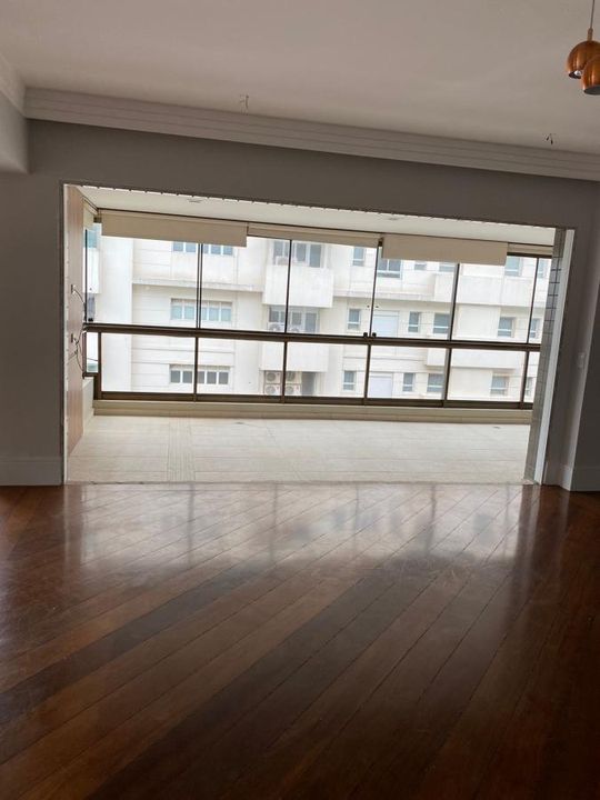 Apartamento à venda com 3 quartos, 288m² - Foto 1