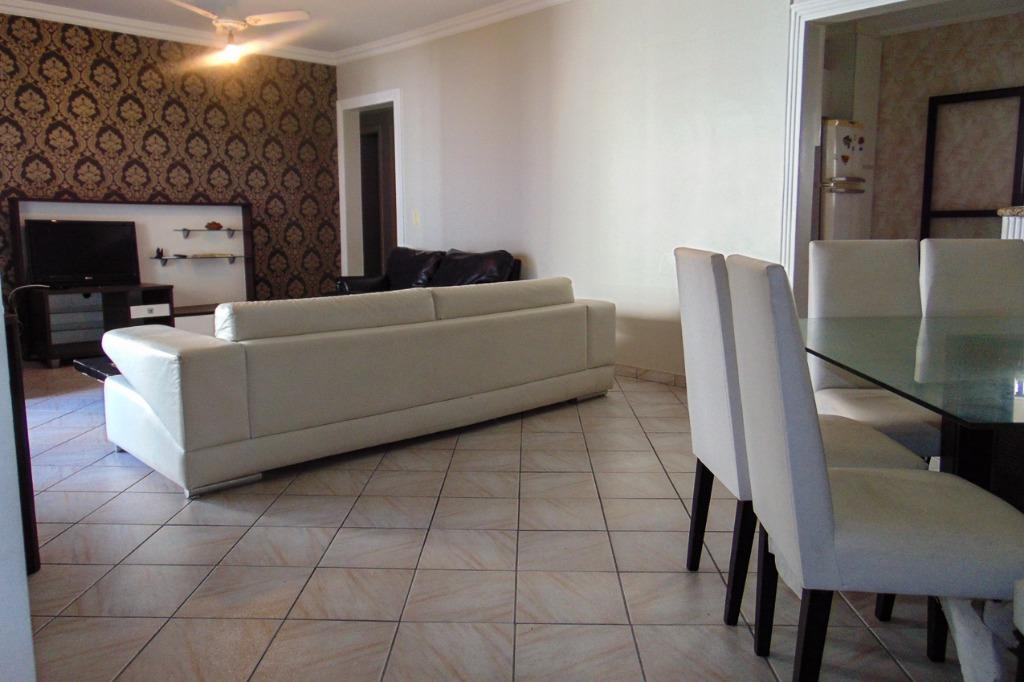 Apartamento à venda com 3 quartos, 140m² - Foto 2