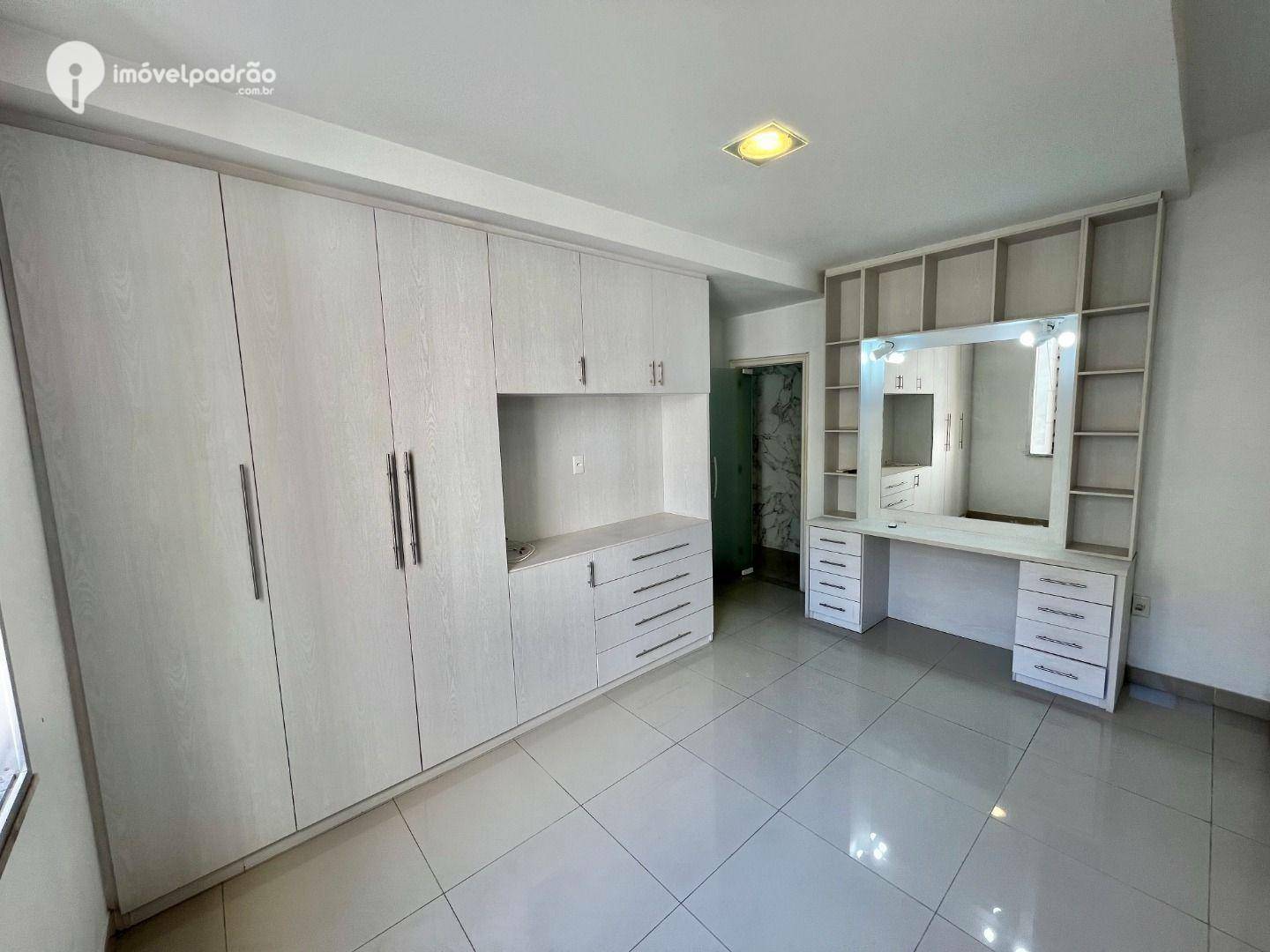 Apartamento à venda com 4 quartos, 220m² - Foto 15