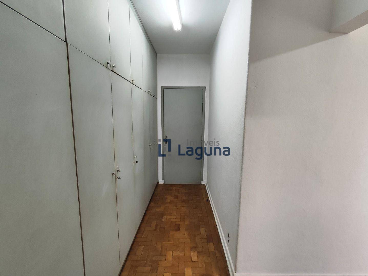 Casa para alugar com 3 quartos, 285m² - Foto 47