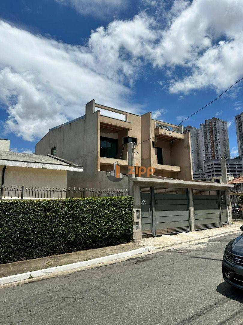 Sobrado à venda com 3 quartos, 256m² - Foto 1