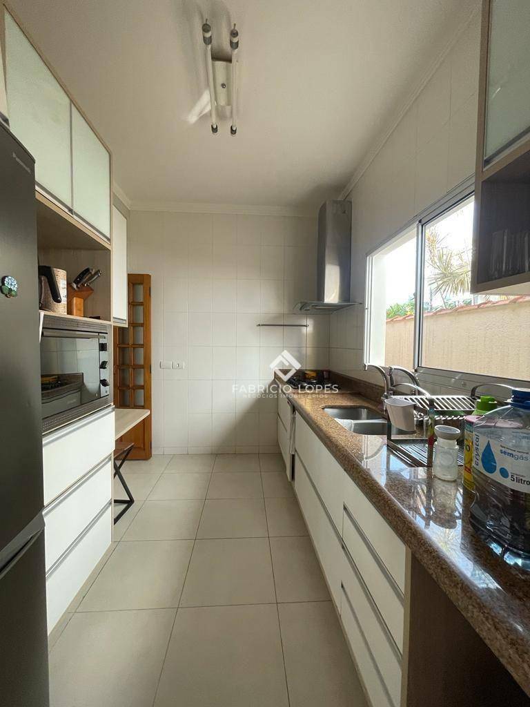 Casa à venda com 3 quartos, 165m² - Foto 7