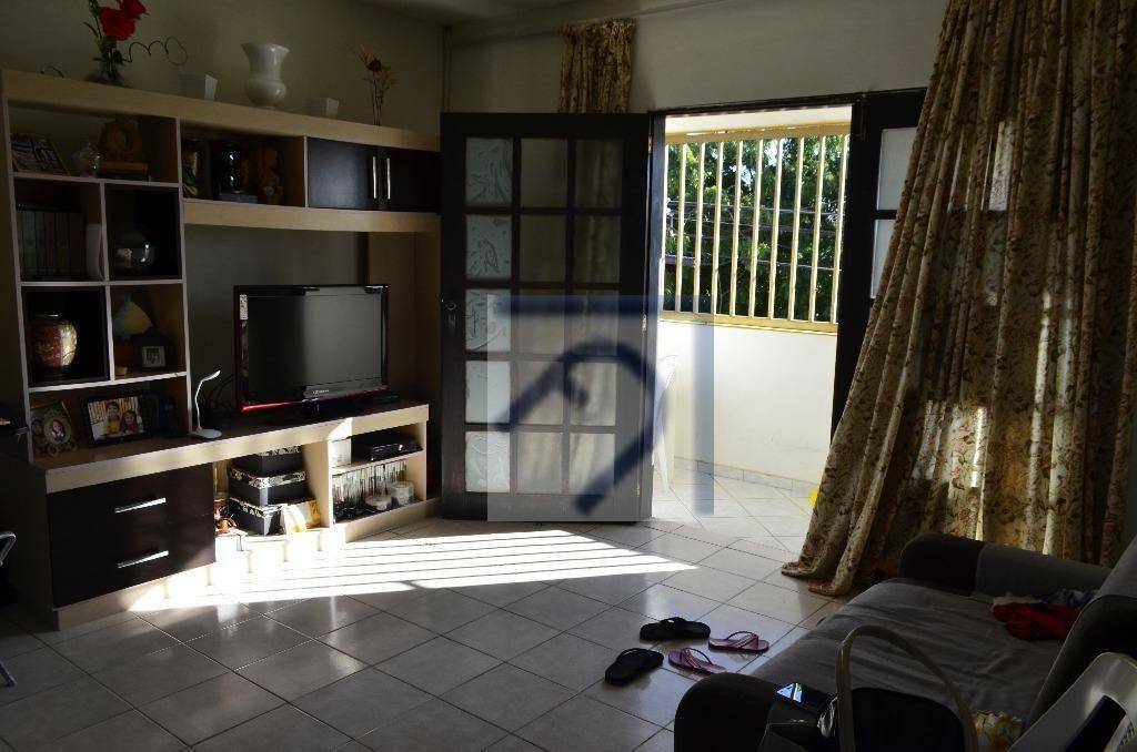 Casa à venda com 6 quartos, 250m² - Foto 17