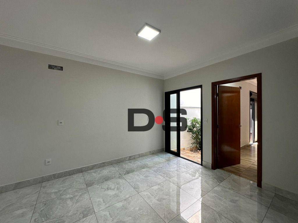 Casa à venda com 2 quartos, 90m² - Foto 3