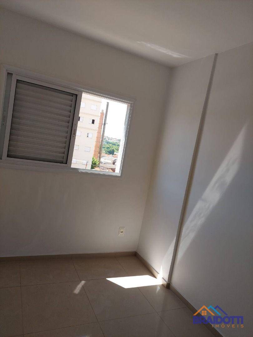 Apartamento à venda com 3 quartos, 70m² - Foto 4