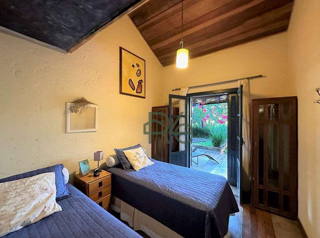 Casa à venda com 5 quartos, 334m² - Foto 24