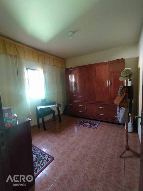 Casa à venda com 3 quartos, 199m² - Foto 7