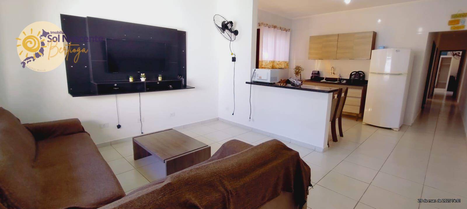 Casa à venda e aluguel com 3 quartos, 81m² - Foto 1