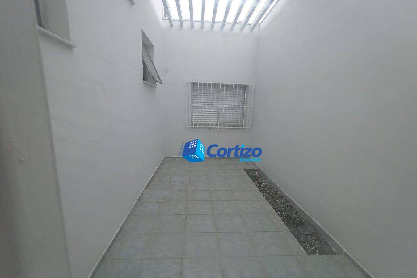 Casa para alugar com 3 quartos, 200M2 - Foto 23