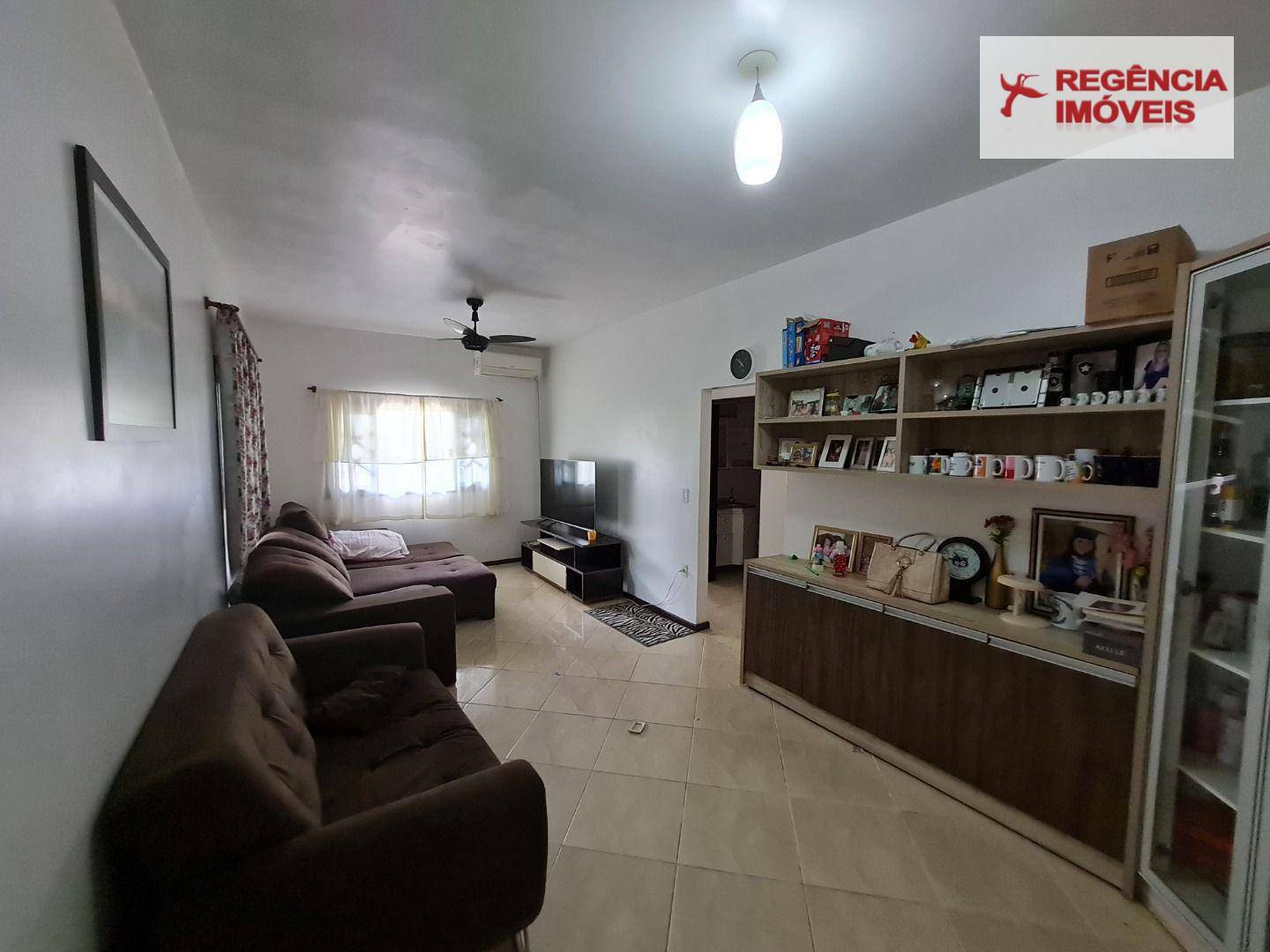 Casa à venda com 4 quartos, 211m² - Foto 3