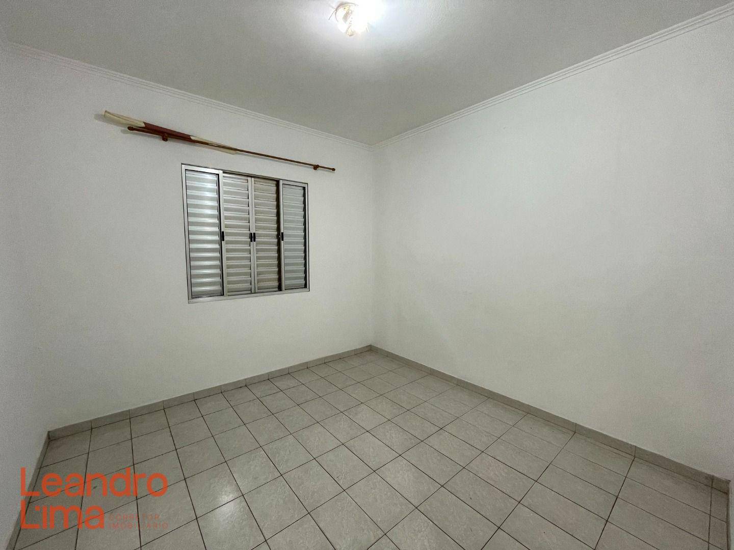 Casa para alugar com 2 quartos, 80m² - Foto 11