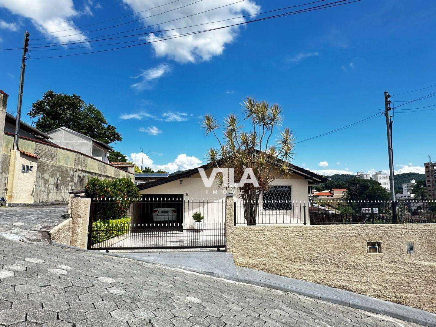 Casa à venda com 2 quartos, 402M2 - Foto 1