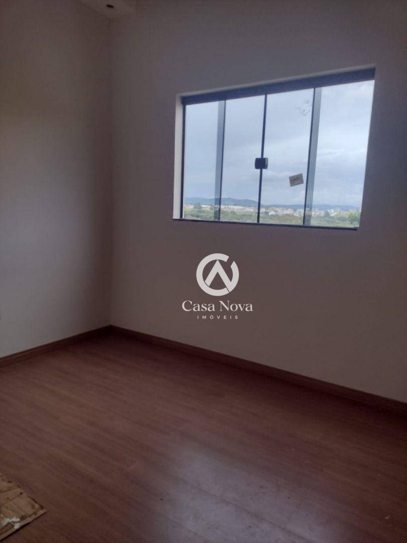 Casa à venda com 3 quartos, 200m² - Foto 12