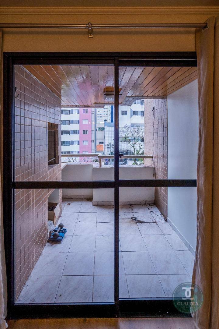 Apartamento à venda com 2 quartos, 73m² - Foto 6