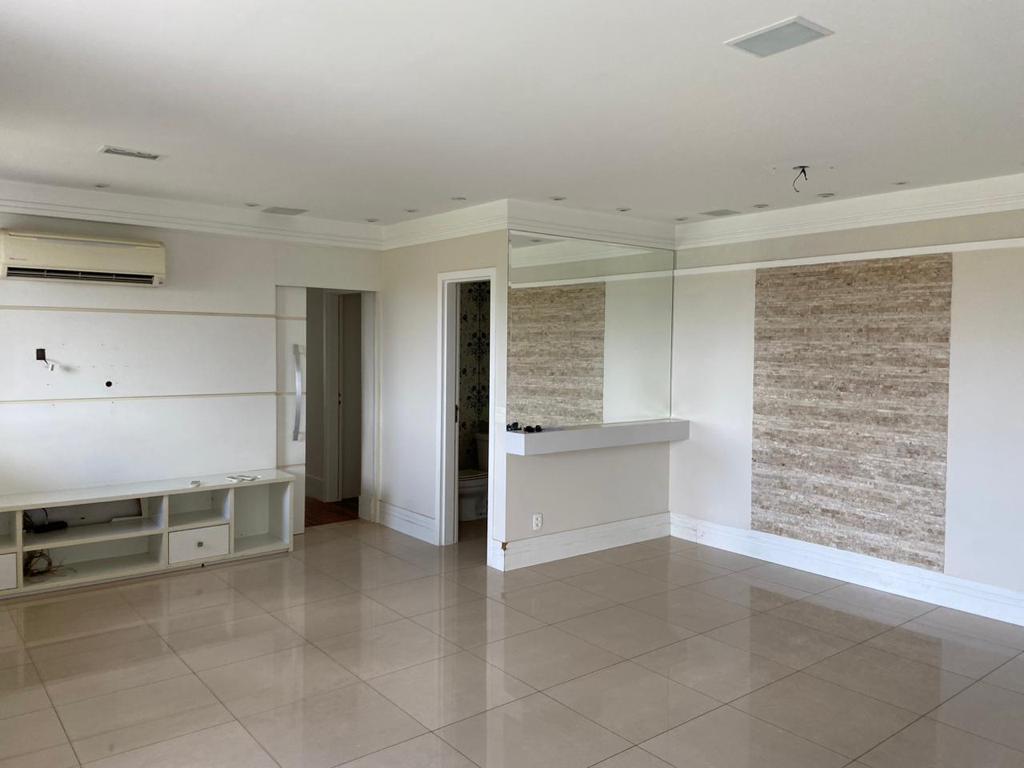 Apartamento à venda com 3 quartos, 123m² - Foto 2