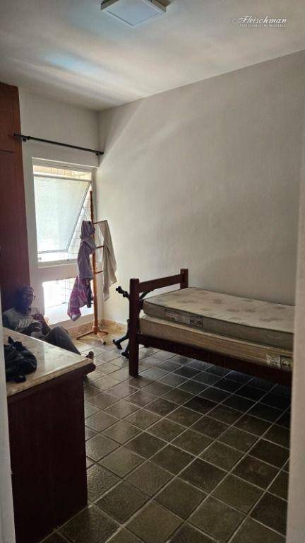 Apartamento para alugar com 3 quartos, 136m² - Foto 10