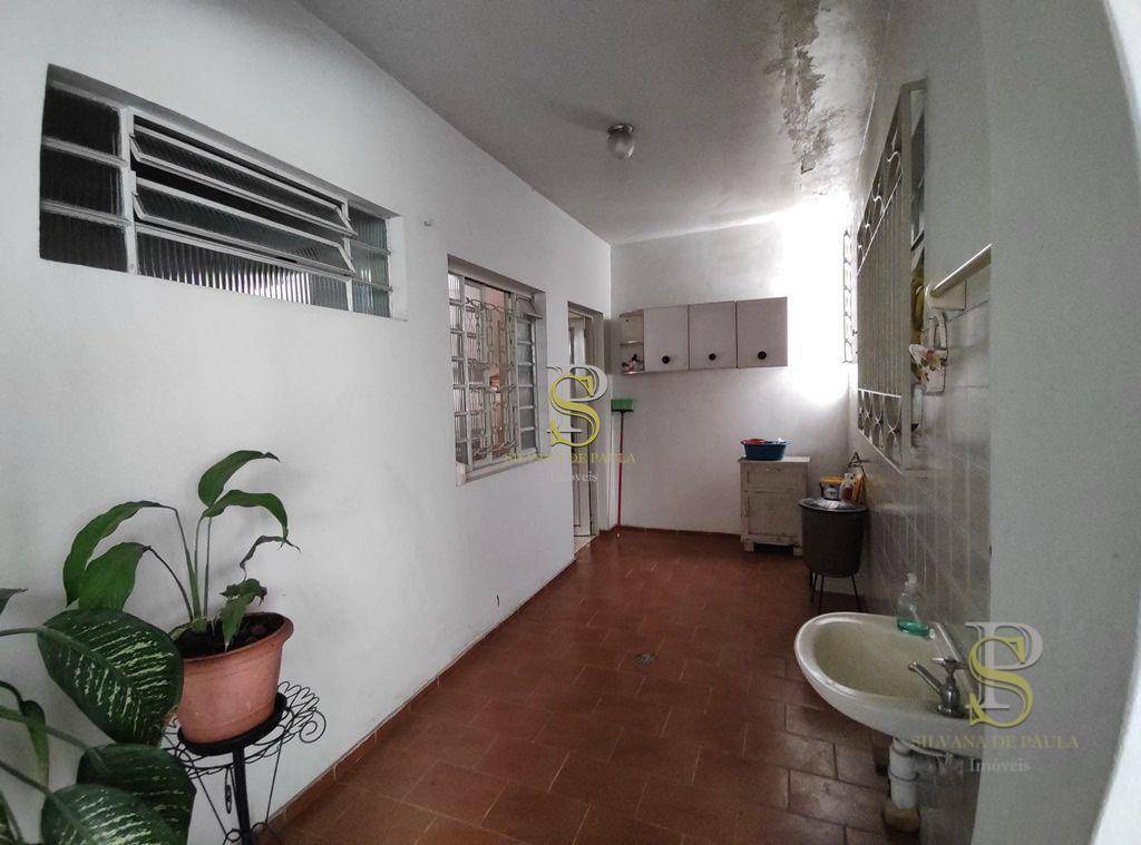 Casa à venda com 3 quartos, 243m² - Foto 11