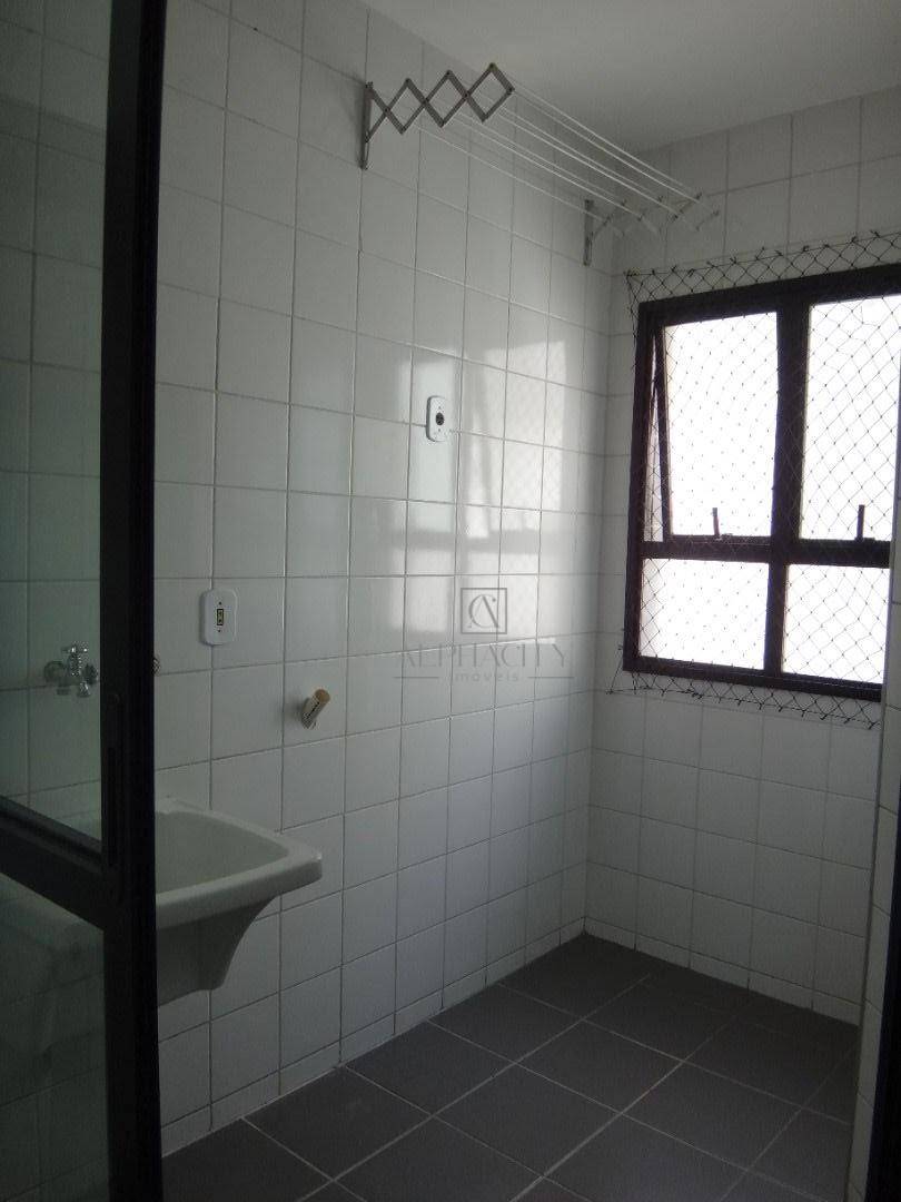 Apartamento para alugar com 3 quartos, 84m² - Foto 8