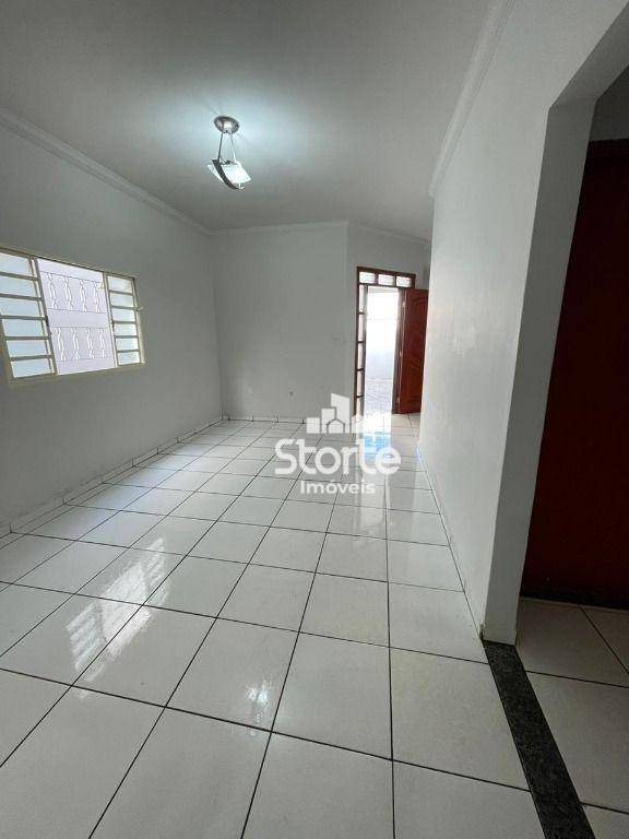 Casa à venda com 3 quartos, 161m² - Foto 4