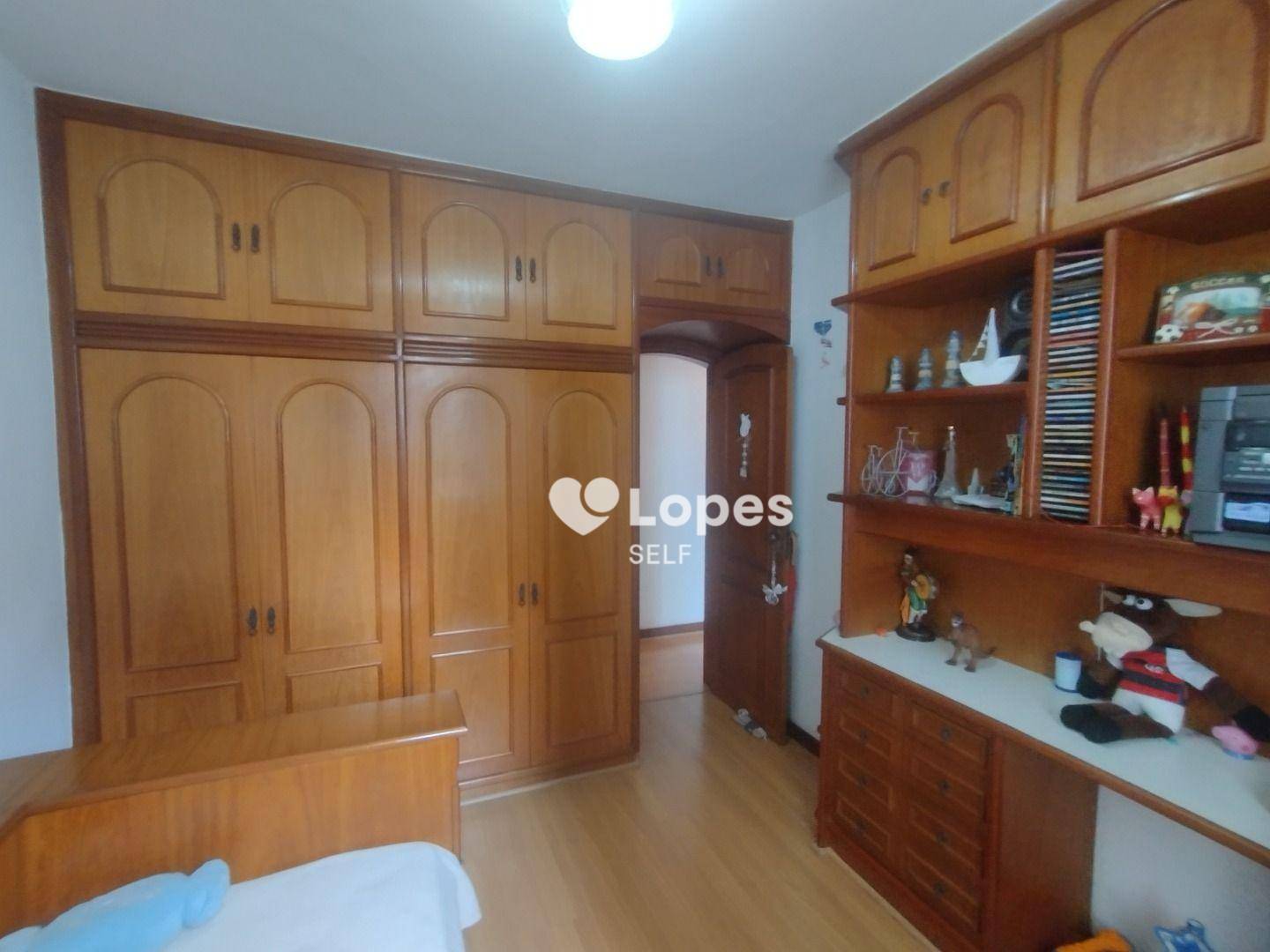 Apartamento à venda com 4 quartos, 208m² - Foto 12