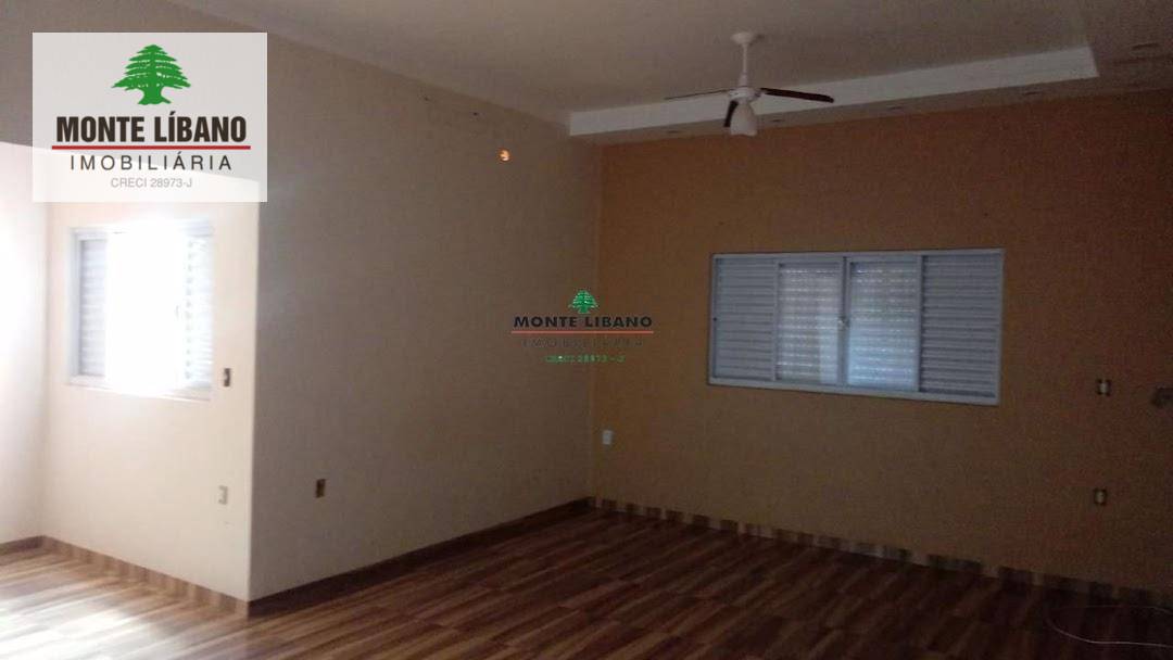 Casa à venda com 3 quartos, 450m² - Foto 4