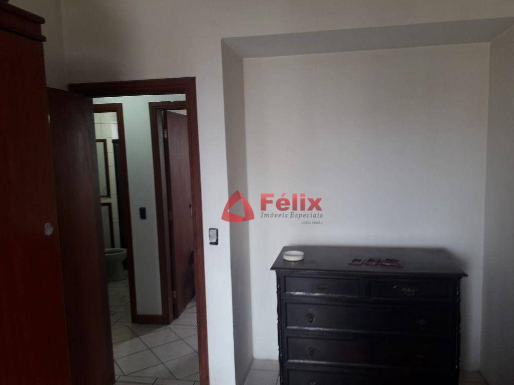 Apartamento à venda com 3 quartos, 105m² - Foto 2