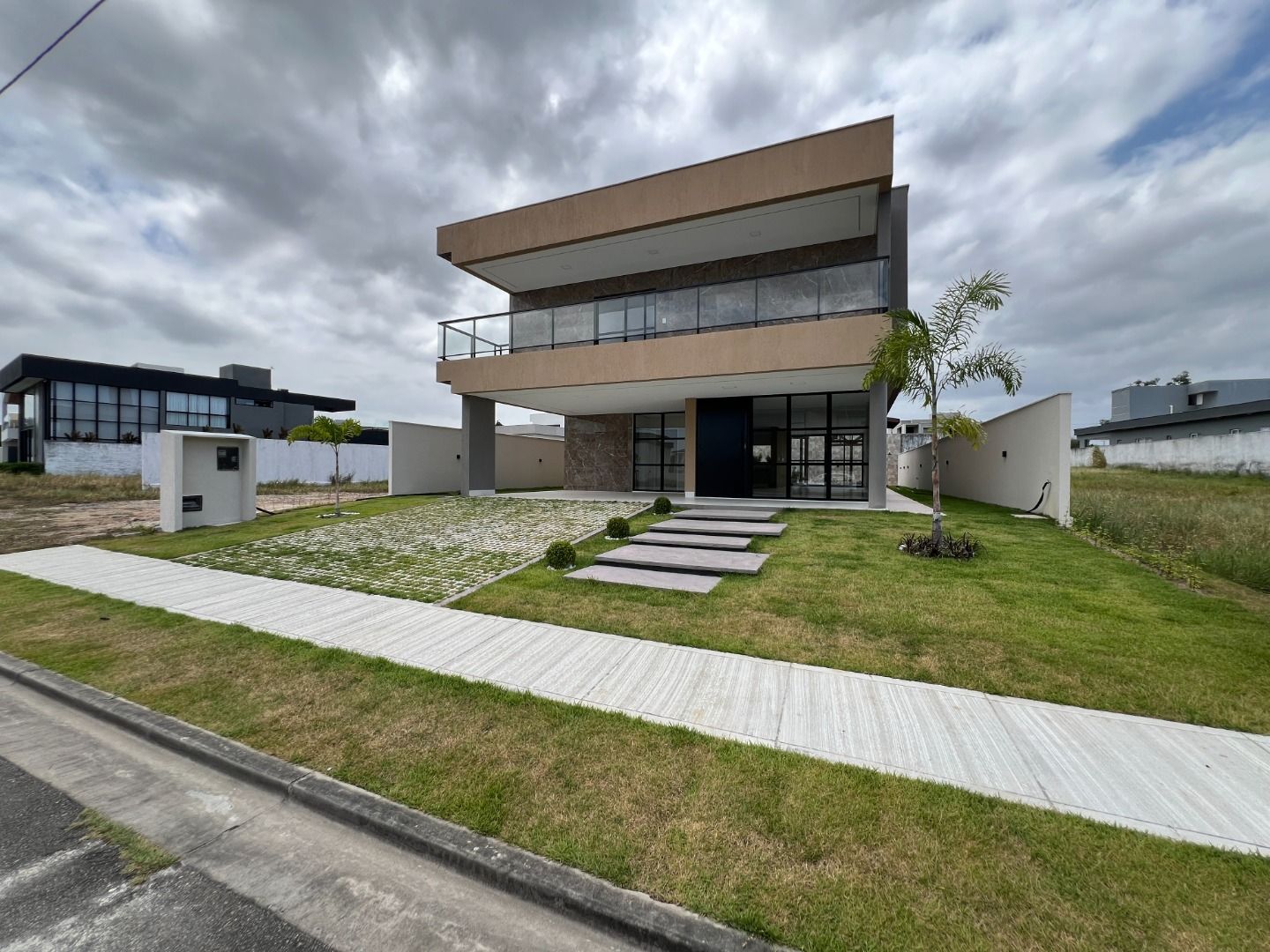 Casa de Condomínio à venda com 5 quartos, 318m² - Foto 4