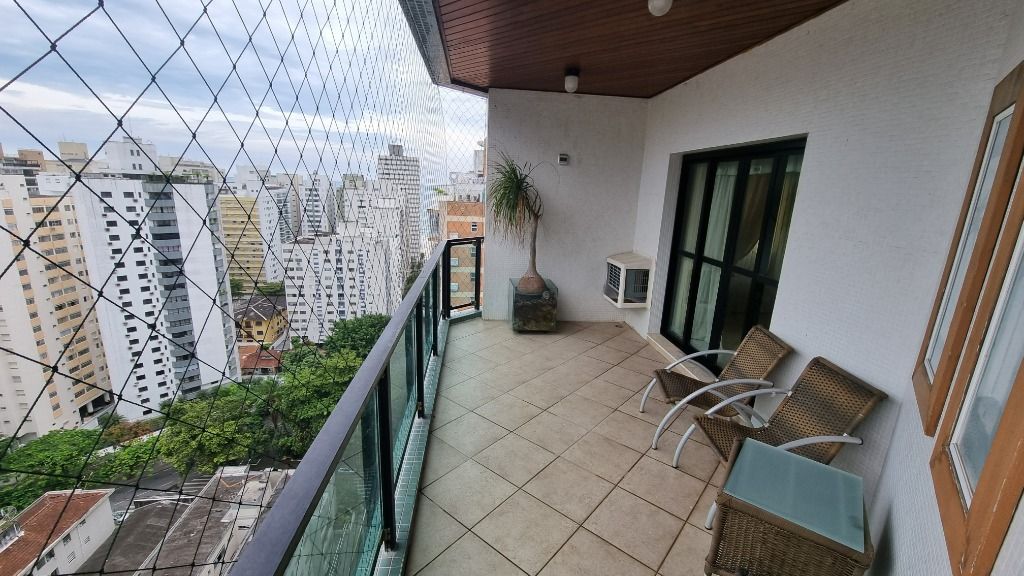 Apartamento à venda com 4 quartos, 200m² - Foto 3