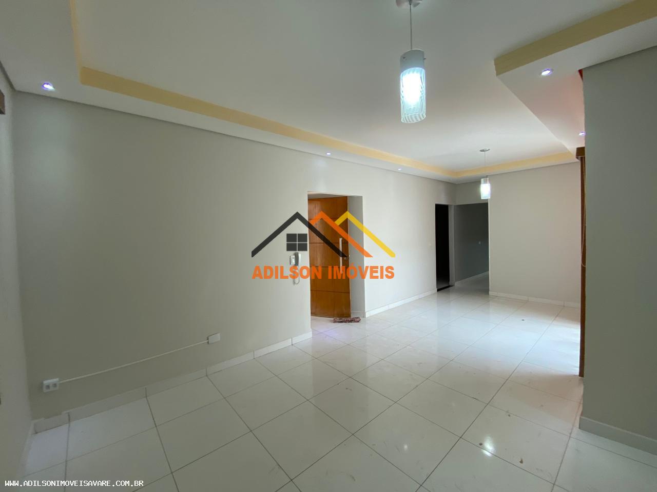 Casa à venda com 3 quartos, 200m² - Foto 3