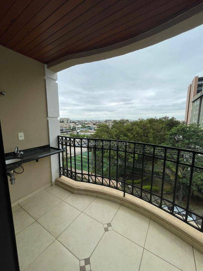 Apartamento para alugar com 3 quartos, 143m² - Foto 17