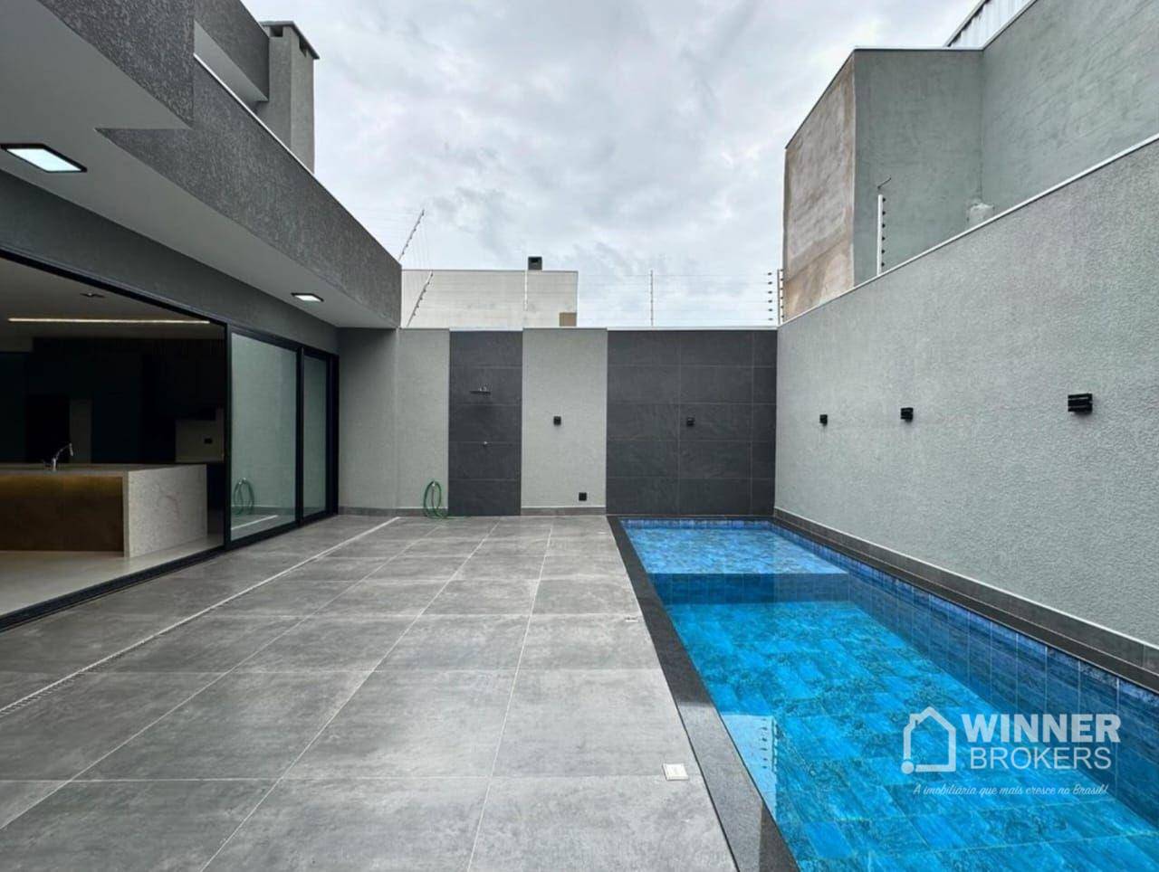 Sobrado à venda com 3 quartos, 222m² - Foto 1