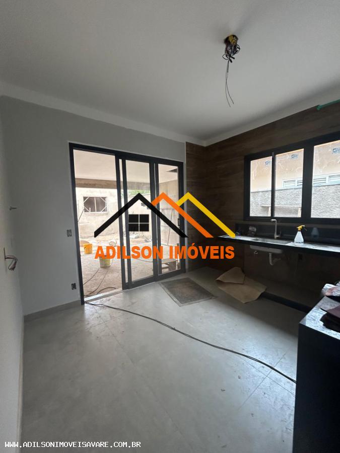 Casa à venda com 3 quartos, 300m² - Foto 4