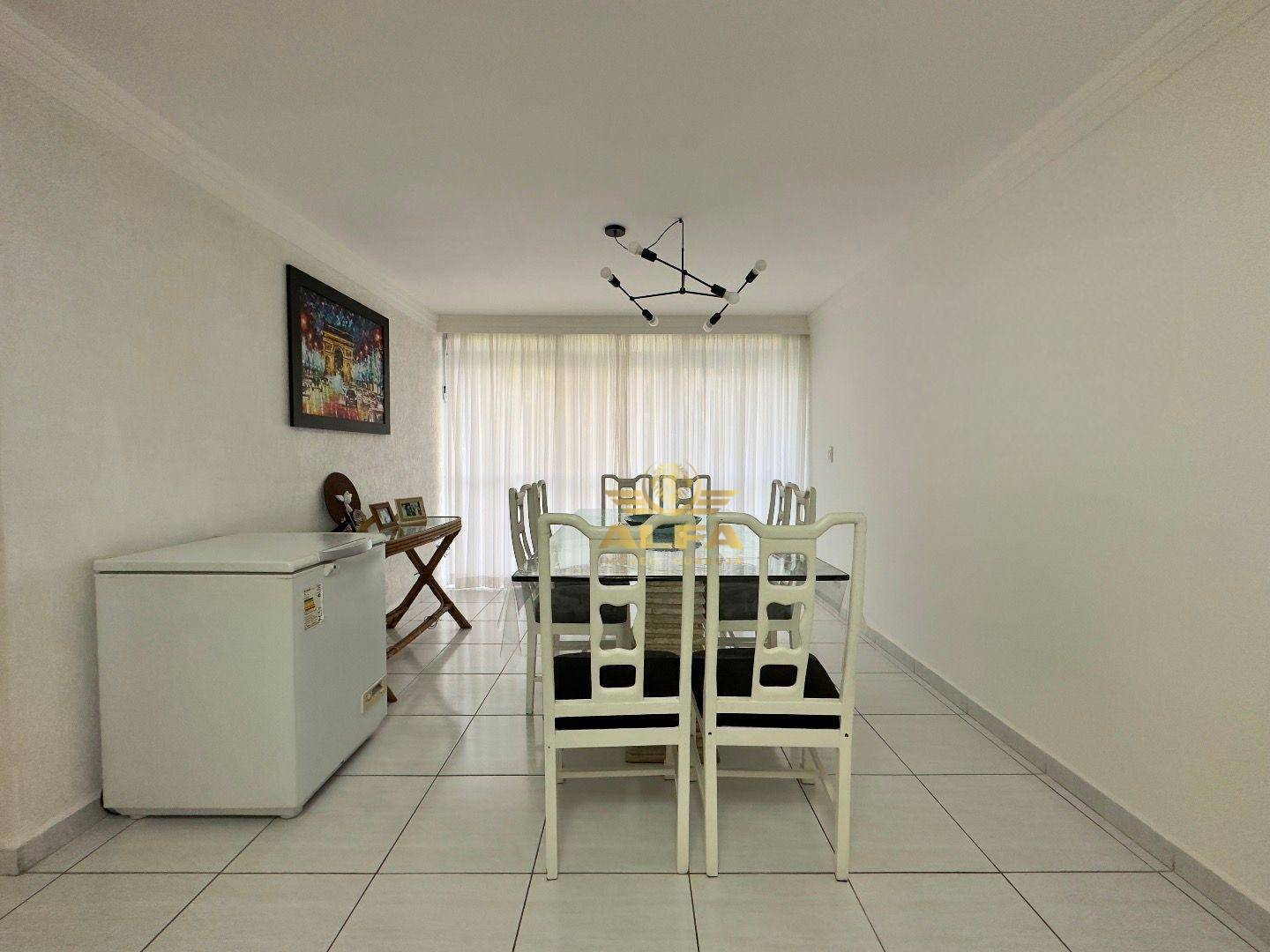 Apartamento à venda com 3 quartos, 160m² - Foto 2