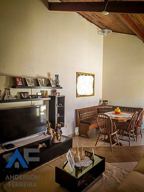 Casa à venda com 3 quartos, 326m² - Foto 3