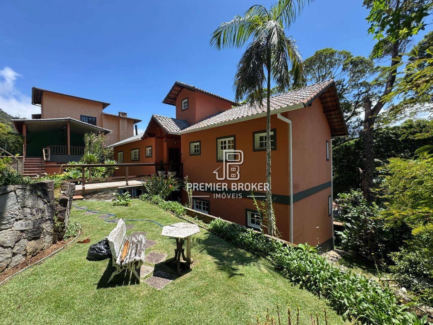 Casa de Condomínio à venda com 4 quartos, 245m² - Foto 3