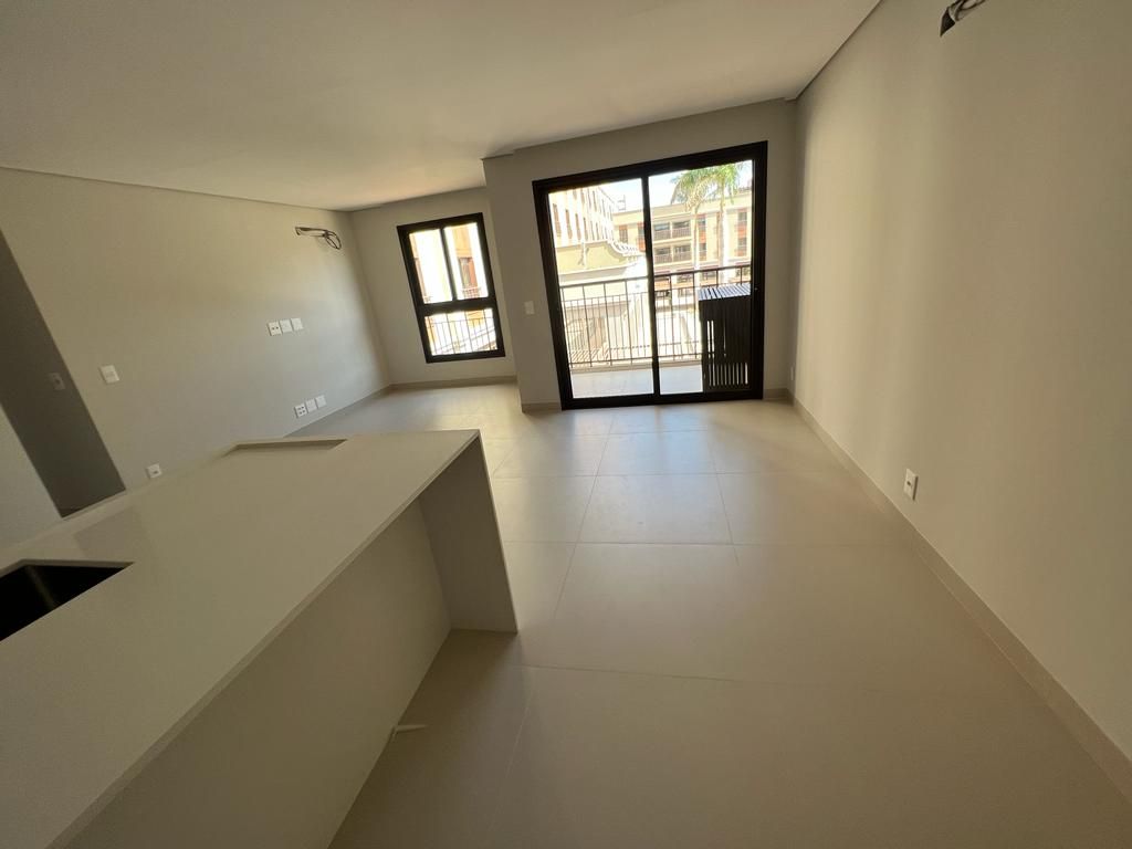 Apartamento à venda com 2 quartos, 83m² - Foto 11