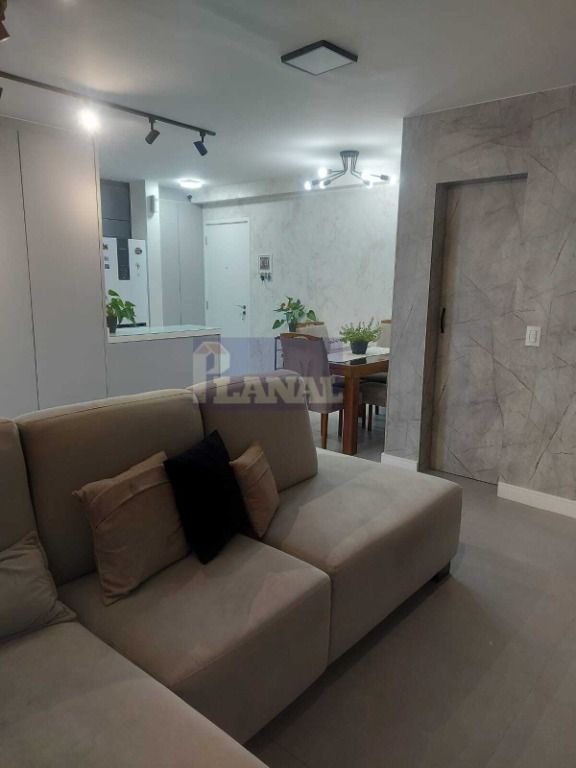 Apartamento à venda com 2 quartos, 63m² - Foto 3