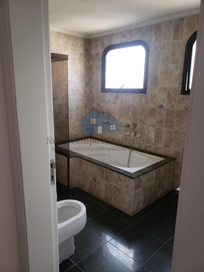 Sobrado à venda com 6 quartos, 647m² - Foto 8