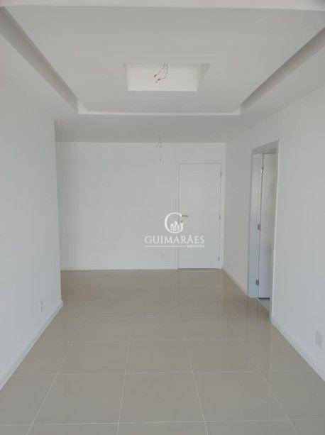 Apartamento à venda com 2 quartos, 67m² - Foto 4