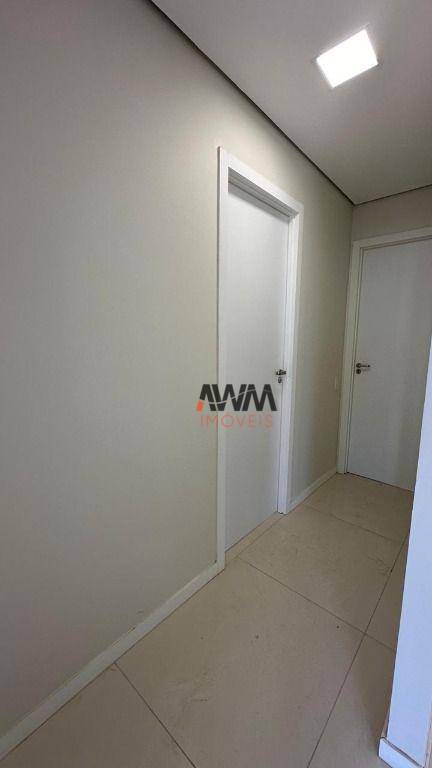 Apartamento para alugar com 3 quartos, 99m² - Foto 17