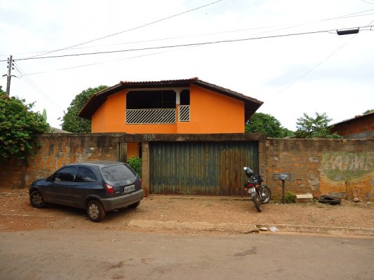 Casa à venda com 4 quartos, 219m² - Foto 1