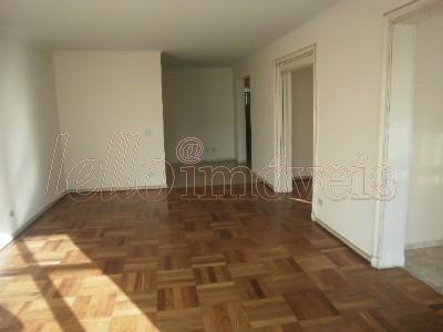 Apartamento para alugar com 4 quartos, 300m² - Foto 2