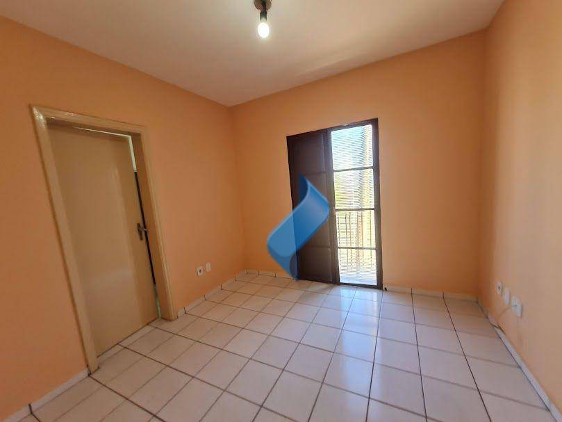 Casa para alugar com 3 quartos, 108m² - Foto 43