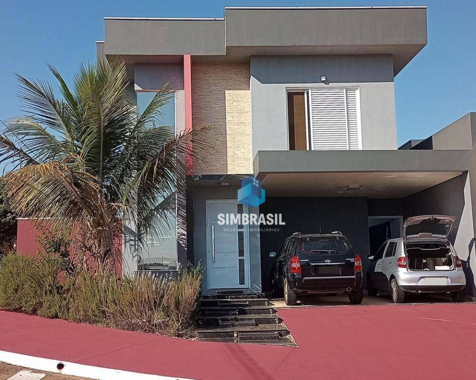 Casa à venda com 3 quartos, 220m² - Foto 1