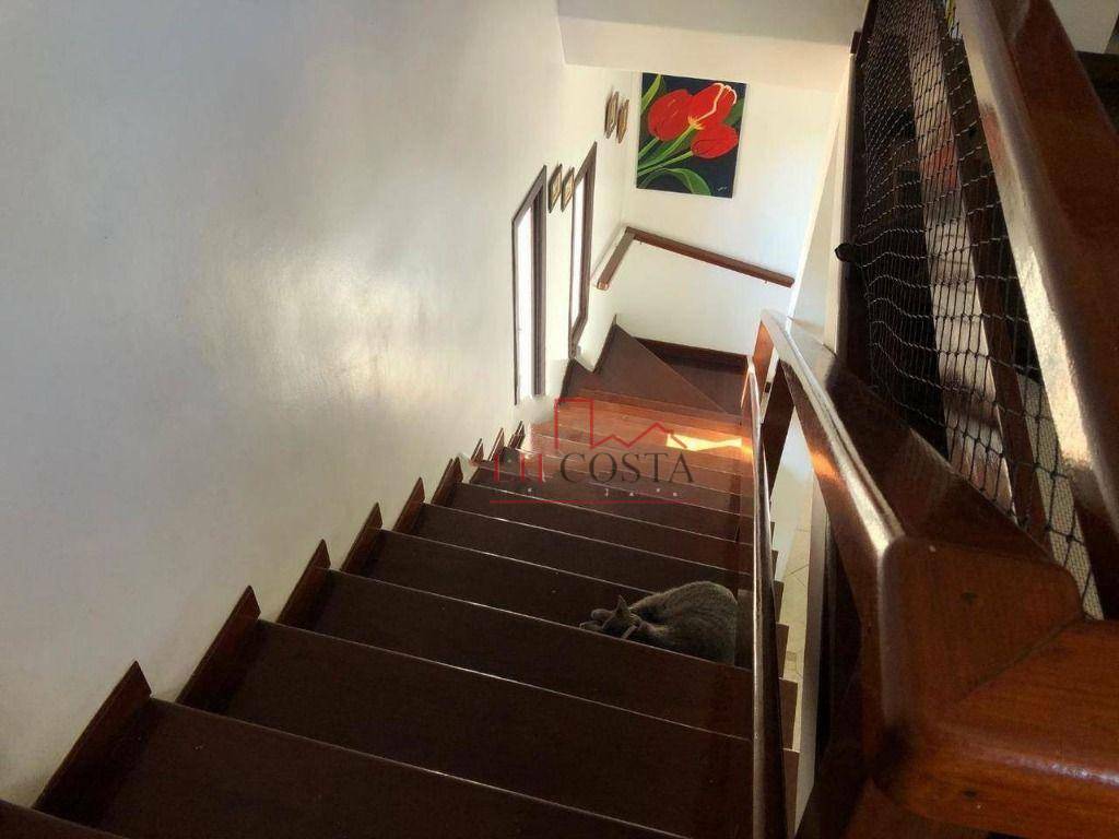 Casa de Condomínio à venda com 5 quartos, 274m² - Foto 9