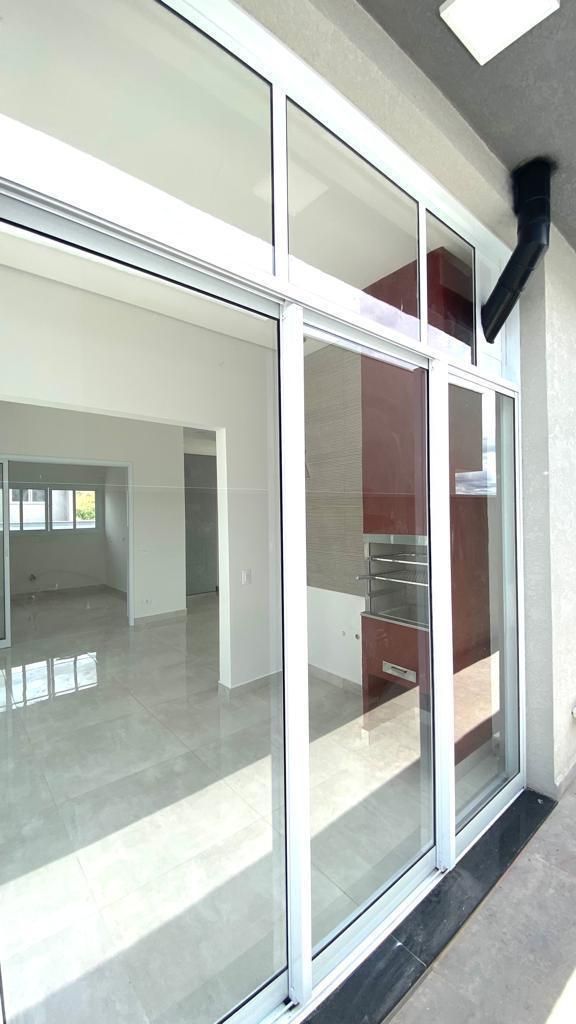 Casa à venda com 3 quartos, 300m² - Foto 14