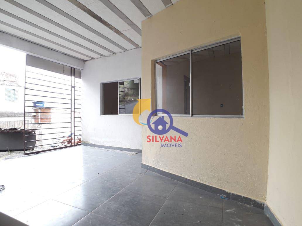 Casa à venda com 2 quartos, 70m² - Foto 4