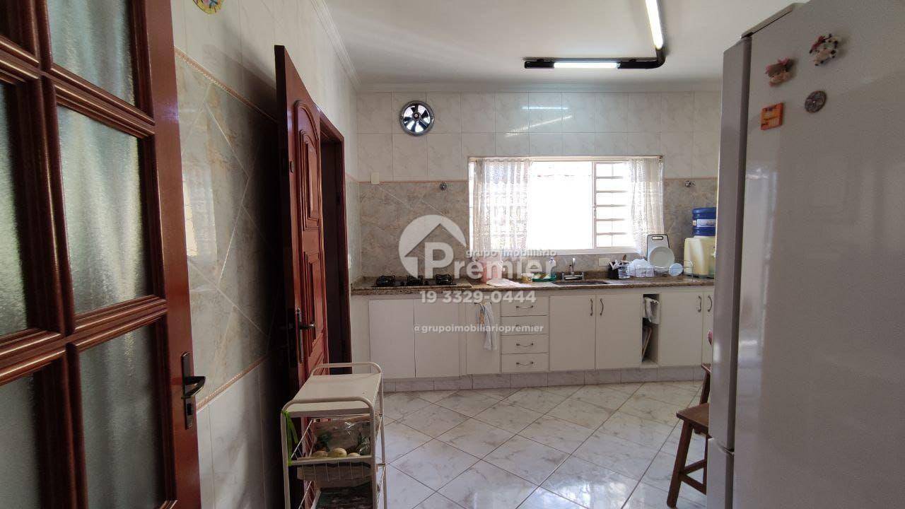 Casa à venda com 3 quartos, 214m² - Foto 7